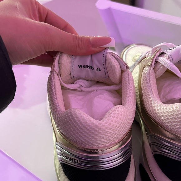 CHANEL Iridescent Cream Sneakers - Picture 4 of 6